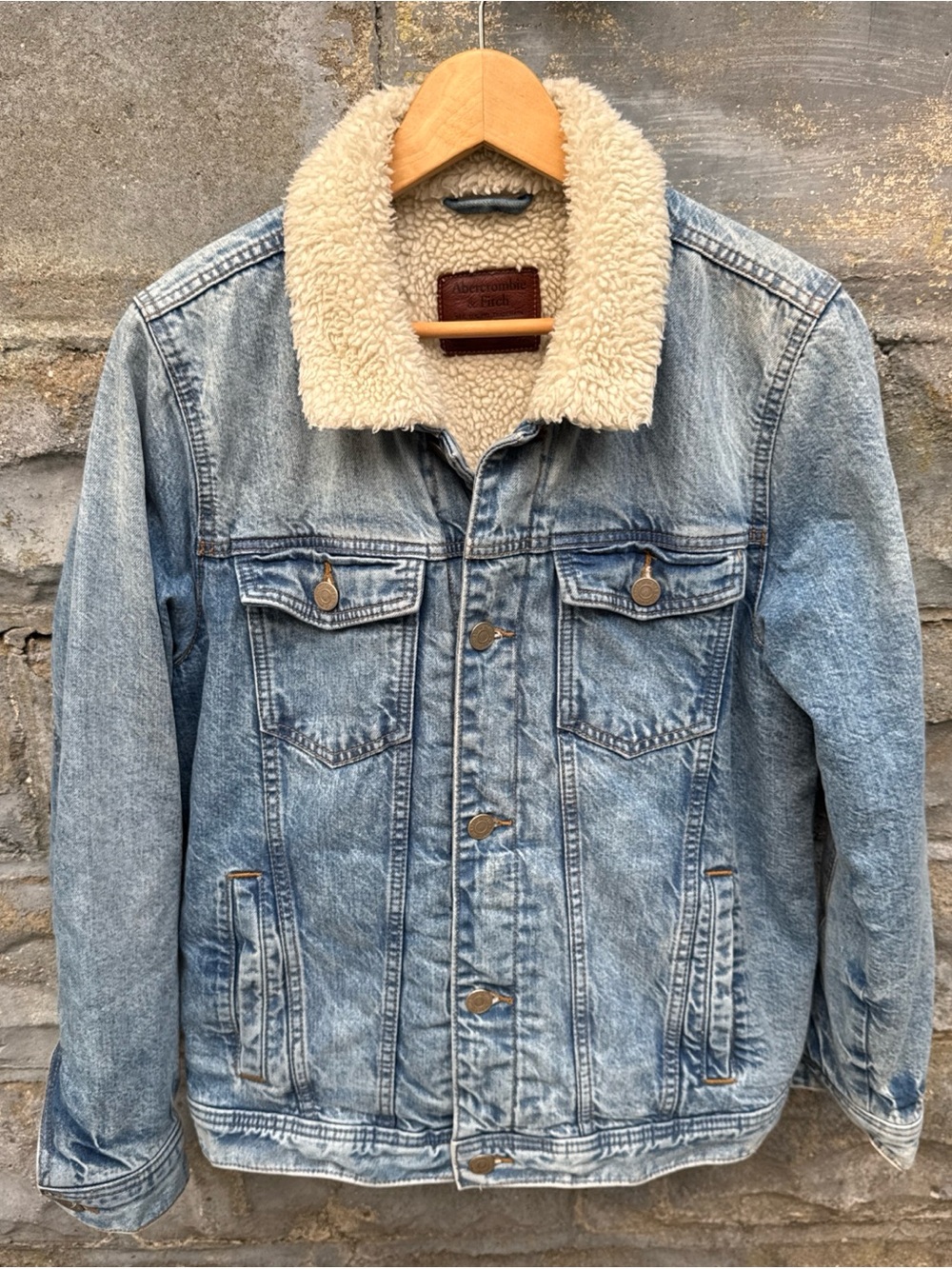 Abercrombie & Fitch Men's Denim Jacket with Sherpa Lining Size Medium VTG Y2K